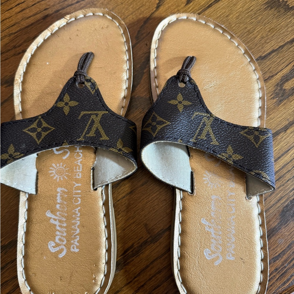 Stylish Women’s LV Sandals